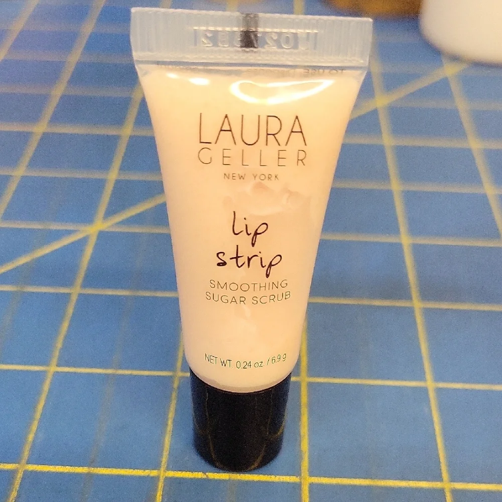 Laura Geller Lip Strip Smoothing Sugar Scrub - 6.9g New Tube